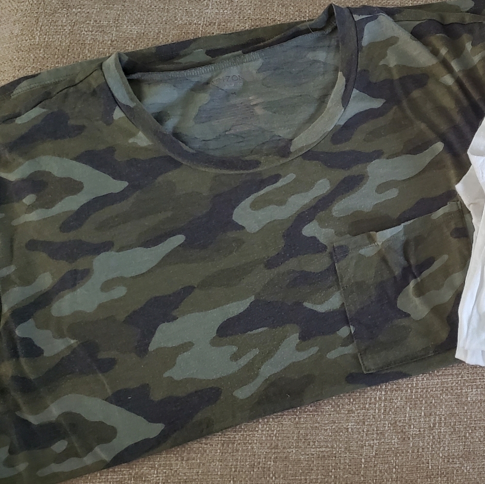 Arizona Camo and White T-shirt Lot